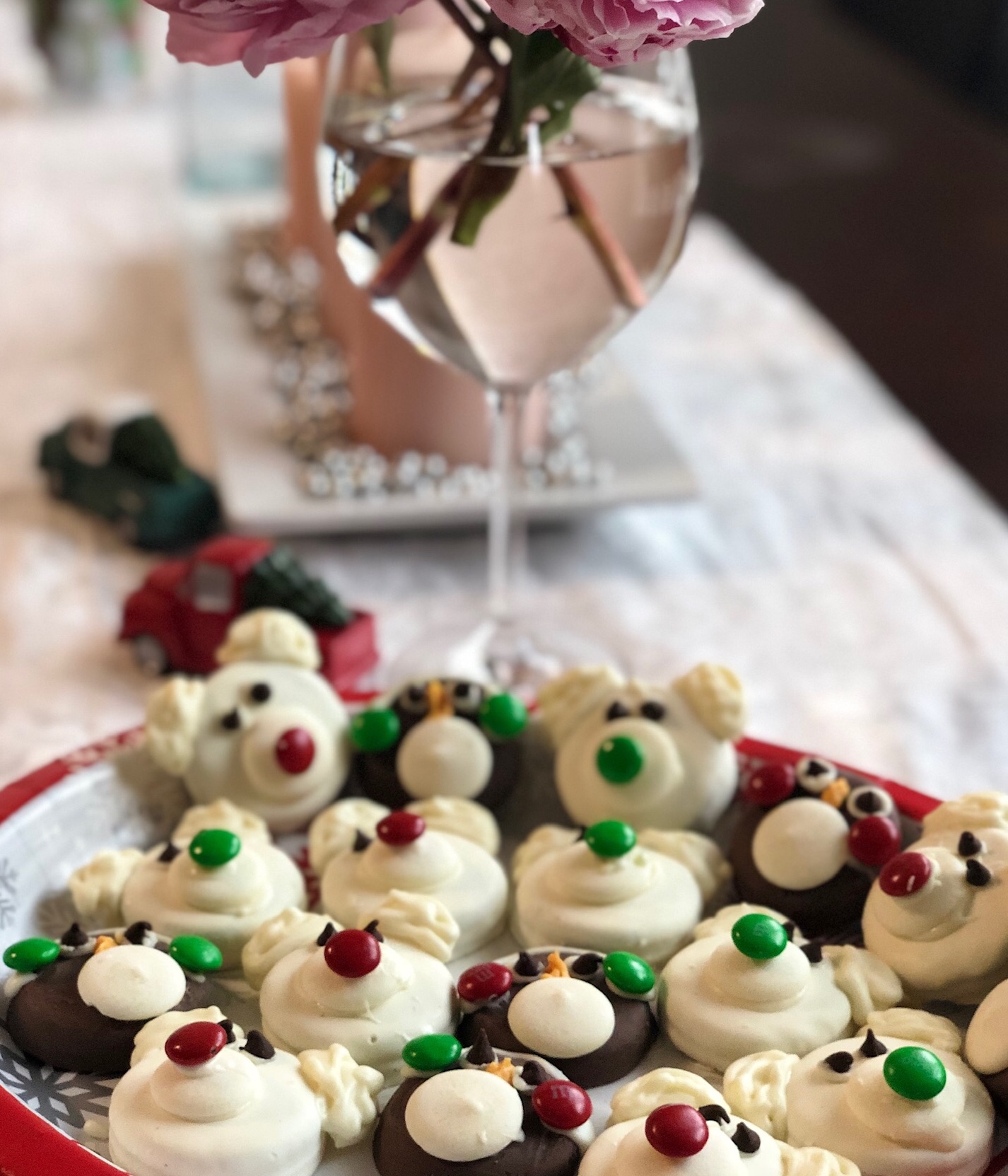 6 Decorating Christmas Cookies Songs To Get You In The Spirit